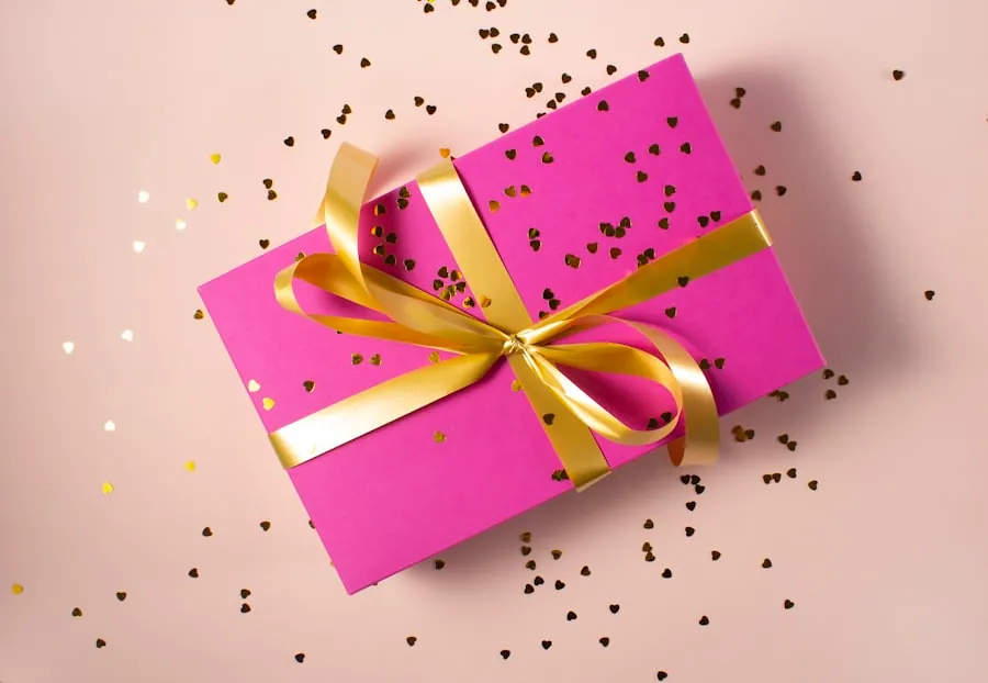 Petals and Prosecco luxury gift hamper